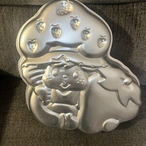 Strawberry Shortcake Cake Pan Wilton American Greetings 1981 502-3835 Baking